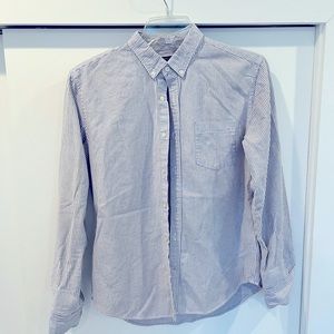 Men’s medium grant fit Banana Republic dress shirt, white with blue stripes